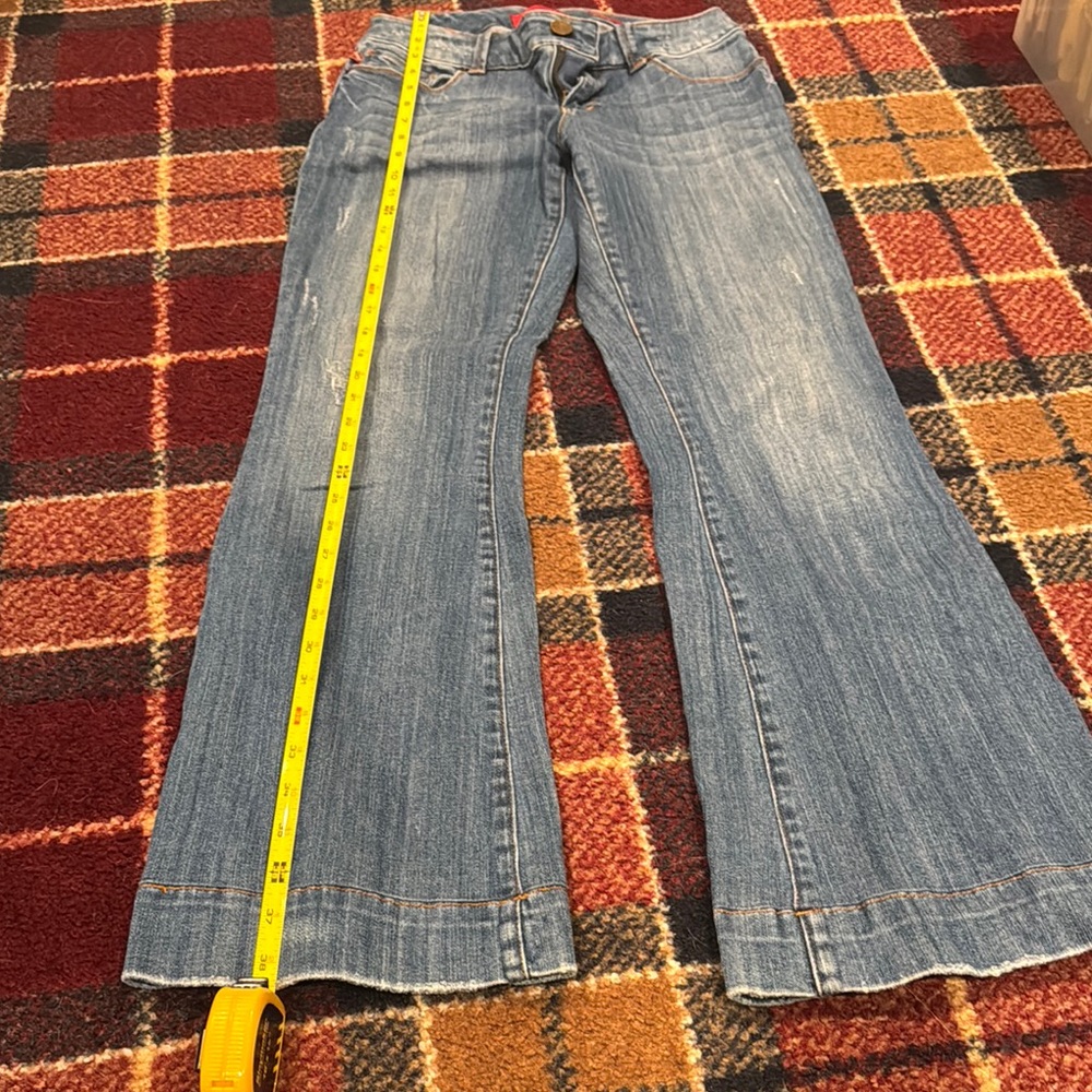 Women's Blue Jeans by Seven size 28. Worn a few times.